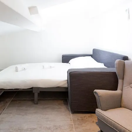 Le Safranier Emy Apartman *